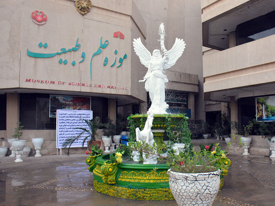 Library-and-Museum-of-Shahid-Chamran-University-02